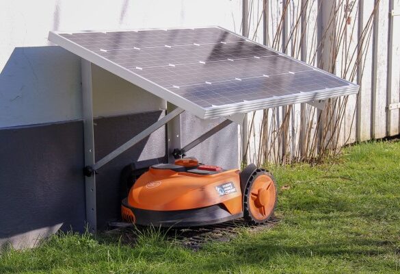 solcelleladestation til robotplæneklipper