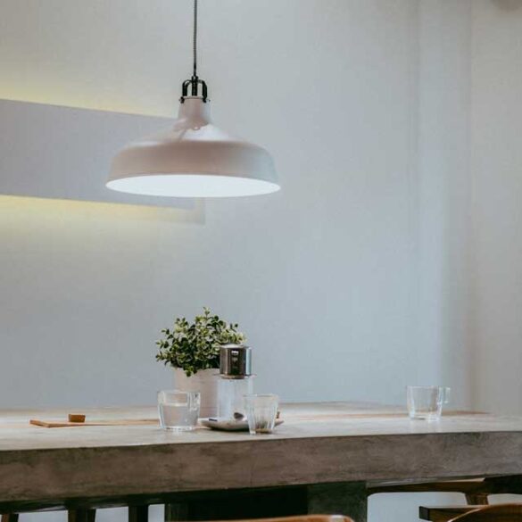 lampe over spisebord
