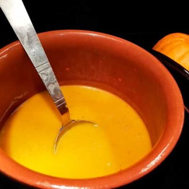Græskarsuppe er en skøn cremet suppe i en flot farve