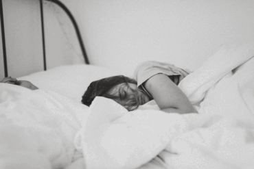sovende kvinde uden søvnproblemer