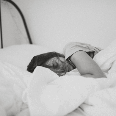 sovende kvinde uden søvnproblemer