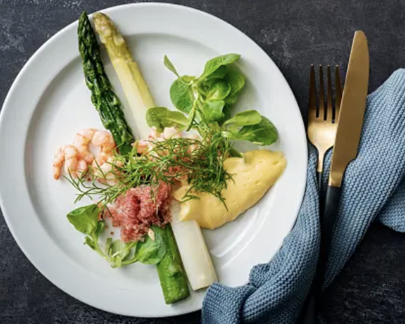 Hvide asparges med rejser og hollandaise sauce