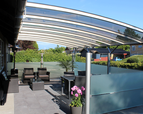 Terrasse med overdækning fra BASES